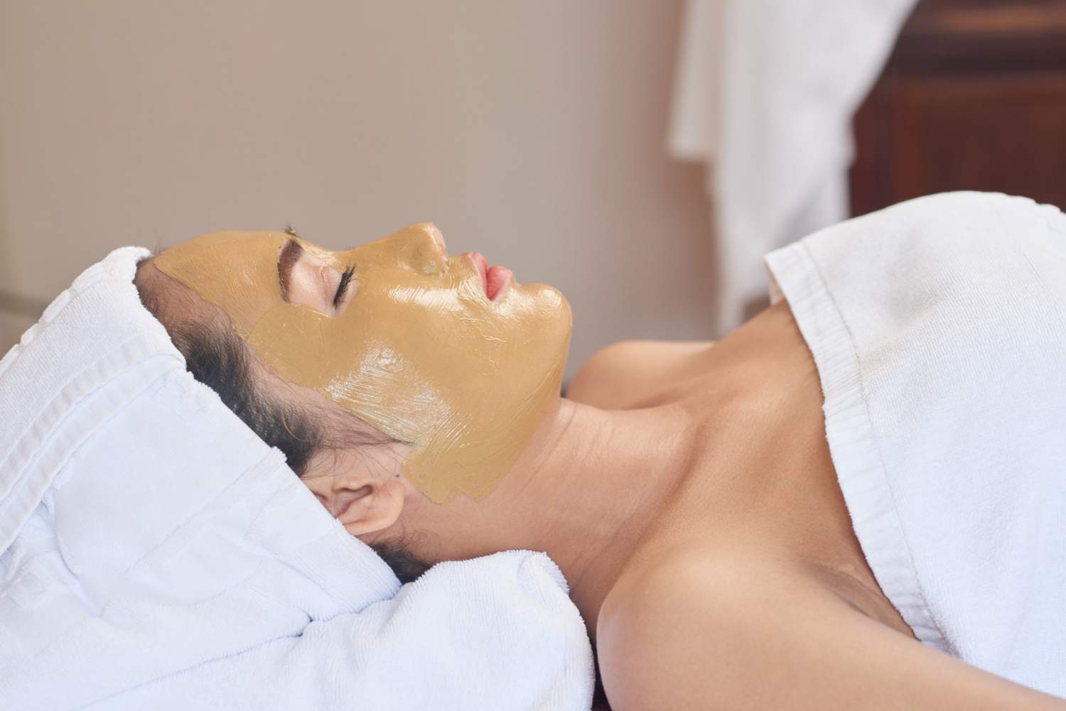 Limpieza facial profesional: por qué es clave para una piel sana y luminosa
