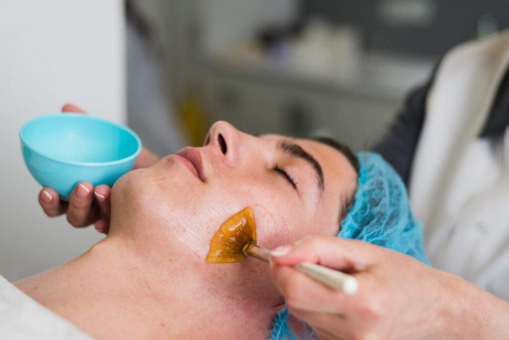 Tratamiento facial con vitaminas: revitaliza la piel y recupera su luminosidad